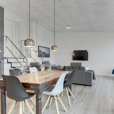 Three-bedroom In * Sjolund