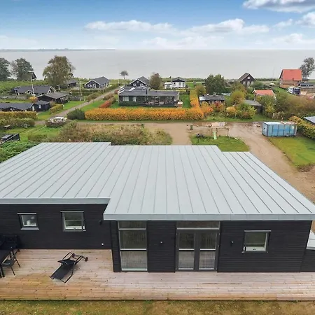 Casa de Férias Three-bedroom In *