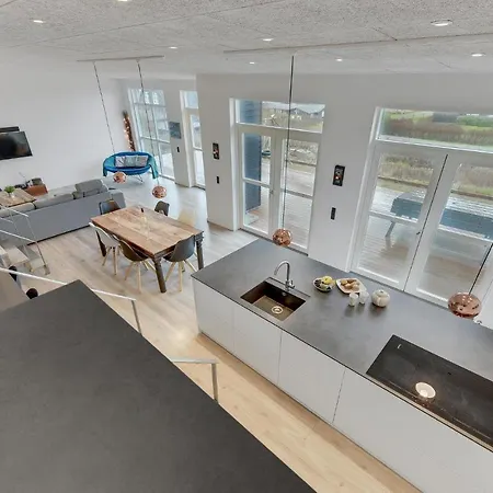 Three-bedroom In Casa de Férias Sjolund