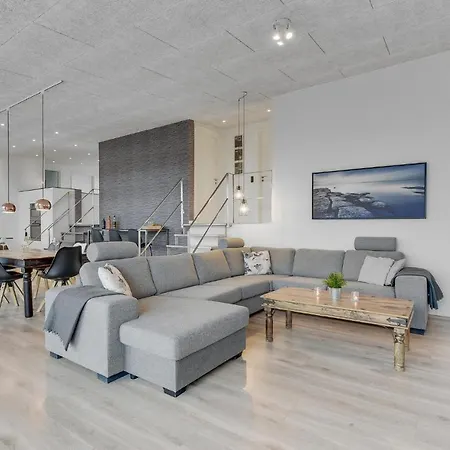 Three-bedroom In * Sjølund