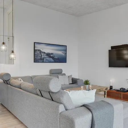 3 Bedroom Gorgeous Home In Sjolund *