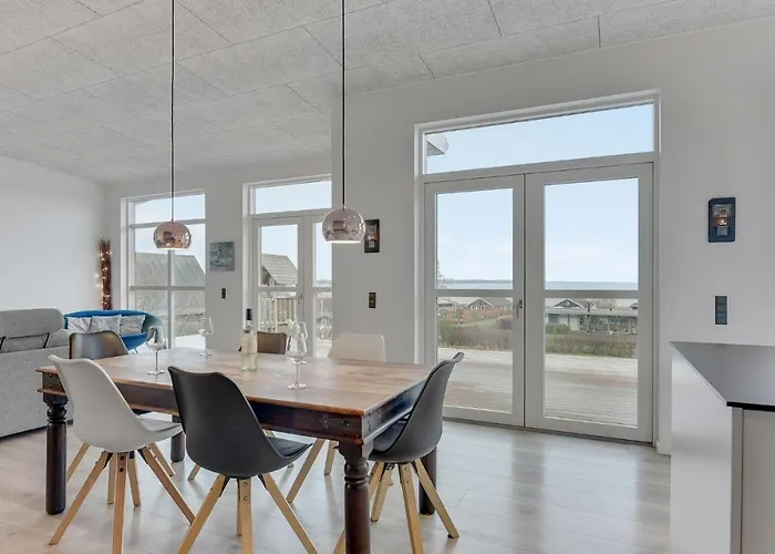 펜션 Three-bedroom In Sjolund