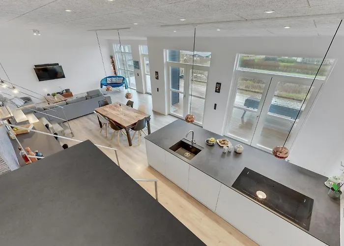 Three-bedroom In 펜션 Sjolund