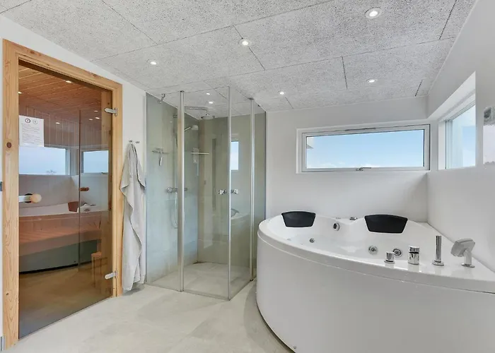 Three-bedroom In * Sjolund